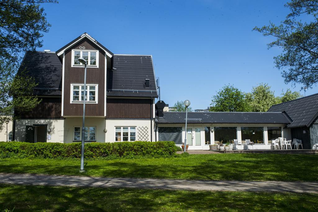 Hotell Sjoevillan Upplands-Väsby Exterior foto