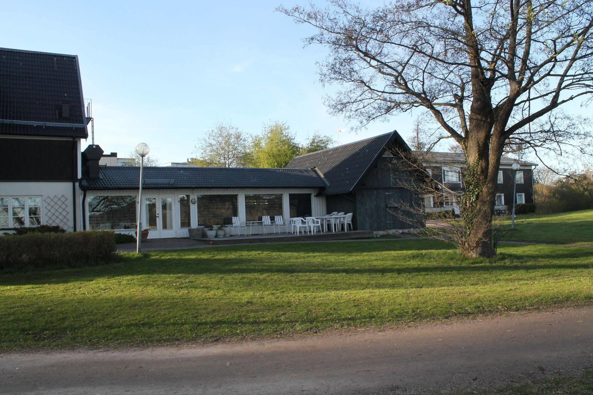 Hotell Sjoevillan Upplands-Väsby Exterior foto